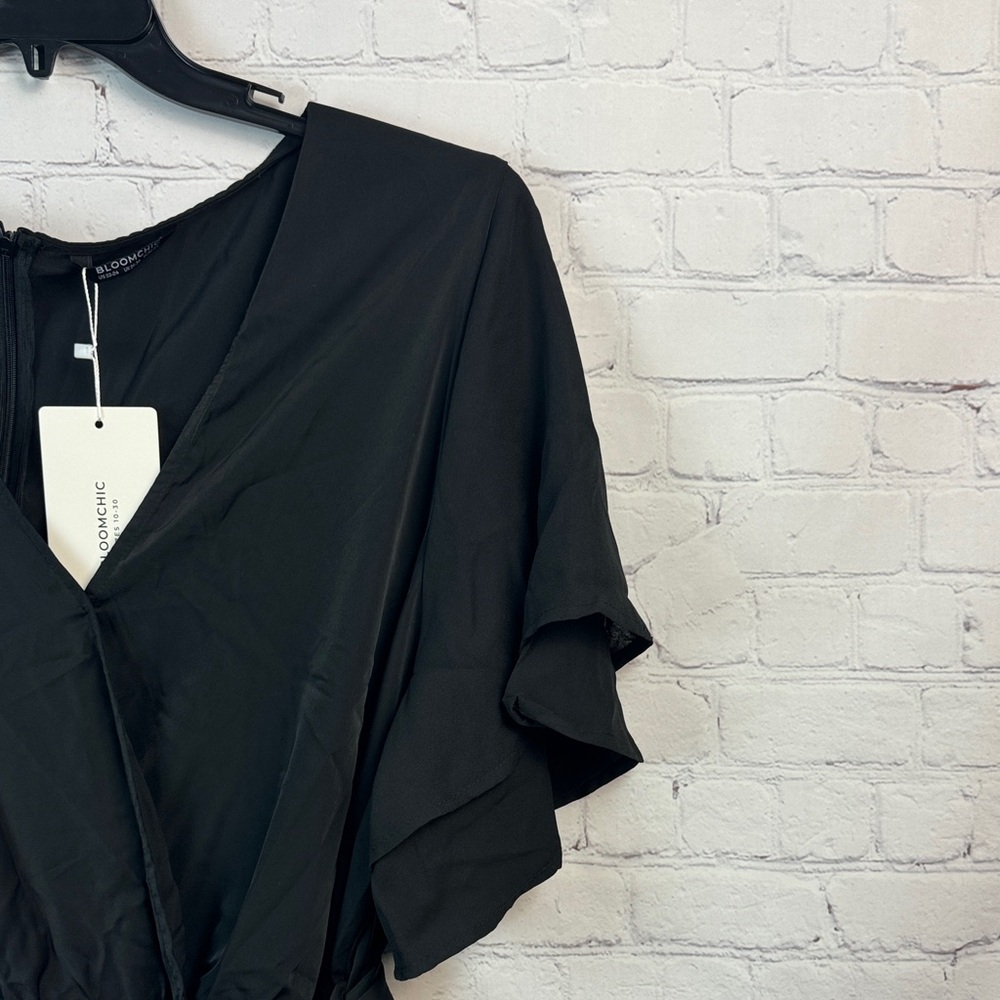 BloomChic Black V-Neck Ruffle Sleeve Jumpsuit Plus Size 3X - Picture 4 of 9
